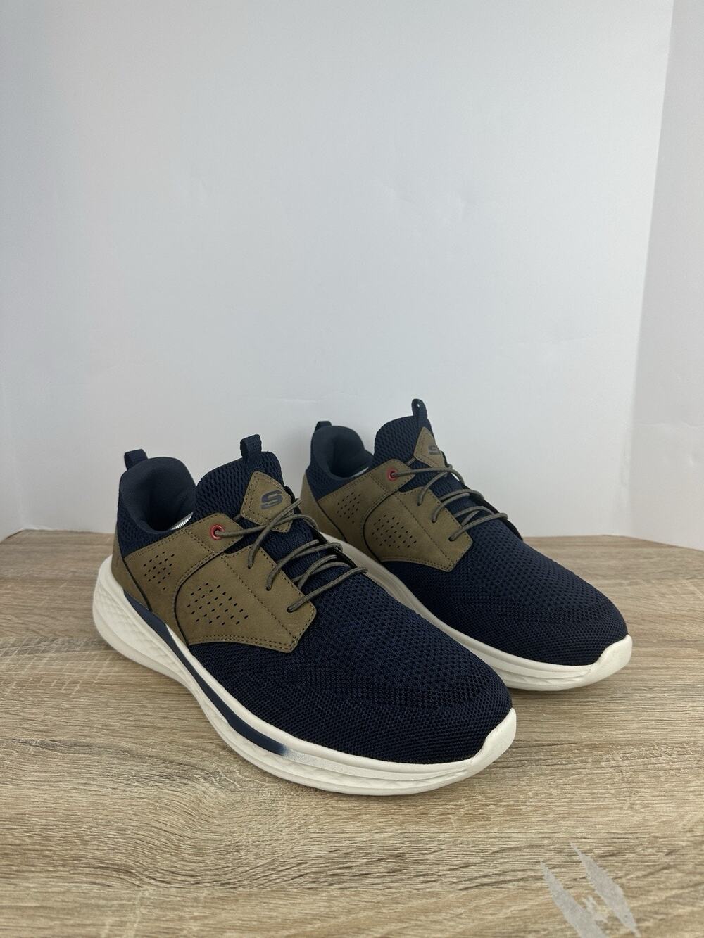Skechers 210892 Relaxed Fit Air Cooled Memory Foam Men’s US 12 Navy Tan